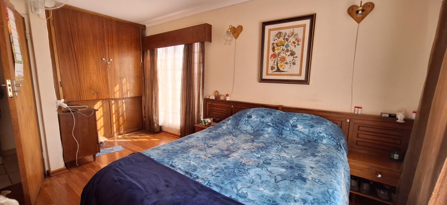 7 Bedroom Property for Sale in Golden Mile Mpumalanga