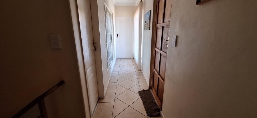 7 Bedroom Property for Sale in Golden Mile Mpumalanga