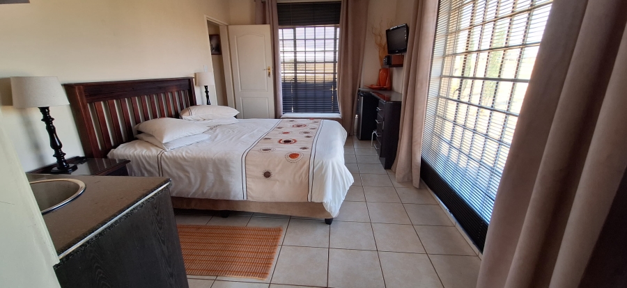 7 Bedroom Property for Sale in Golden Mile Mpumalanga