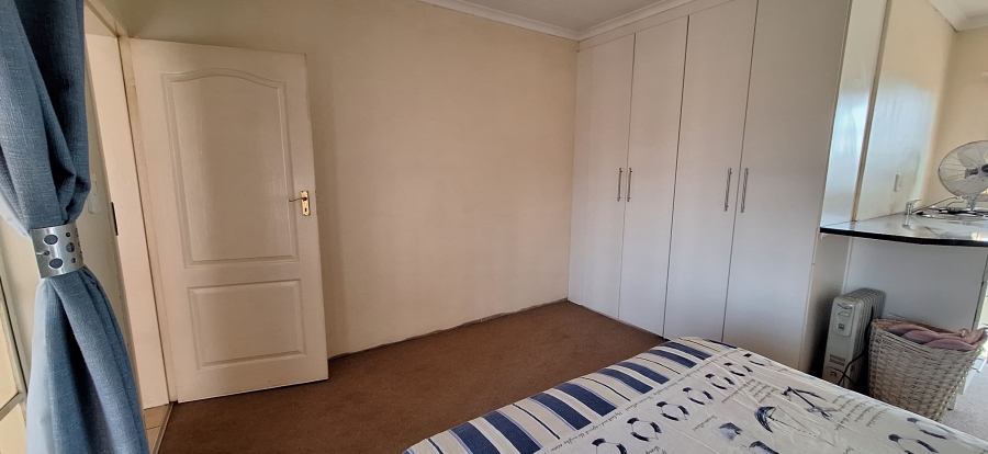 7 Bedroom Property for Sale in Golden Mile Mpumalanga