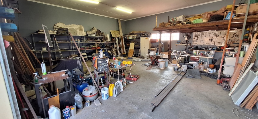 7 Bedroom Property for Sale in Golden Mile Mpumalanga