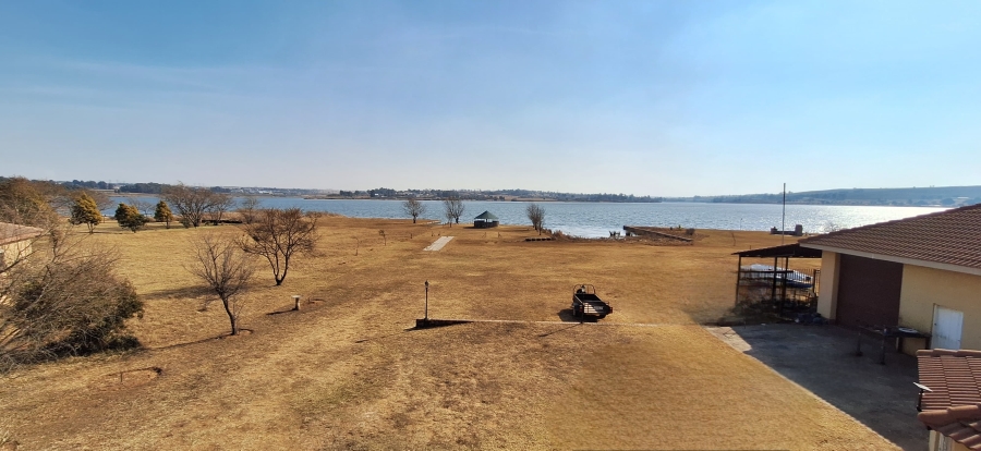 7 Bedroom Property for Sale in Golden Mile Mpumalanga