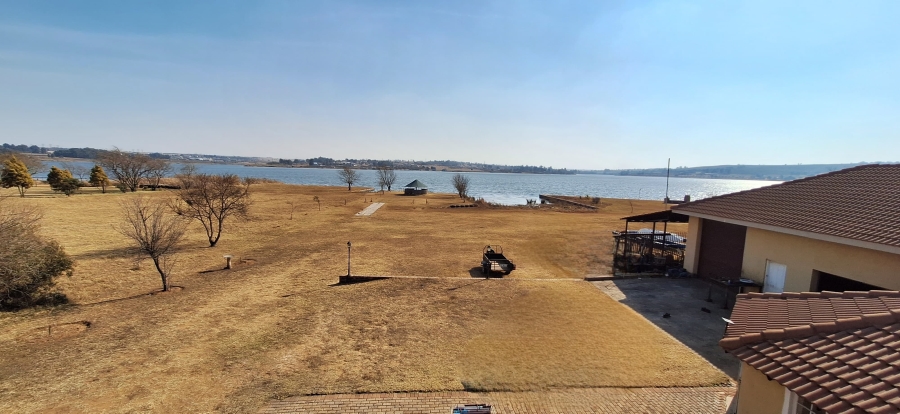 7 Bedroom Property for Sale in Golden Mile Mpumalanga