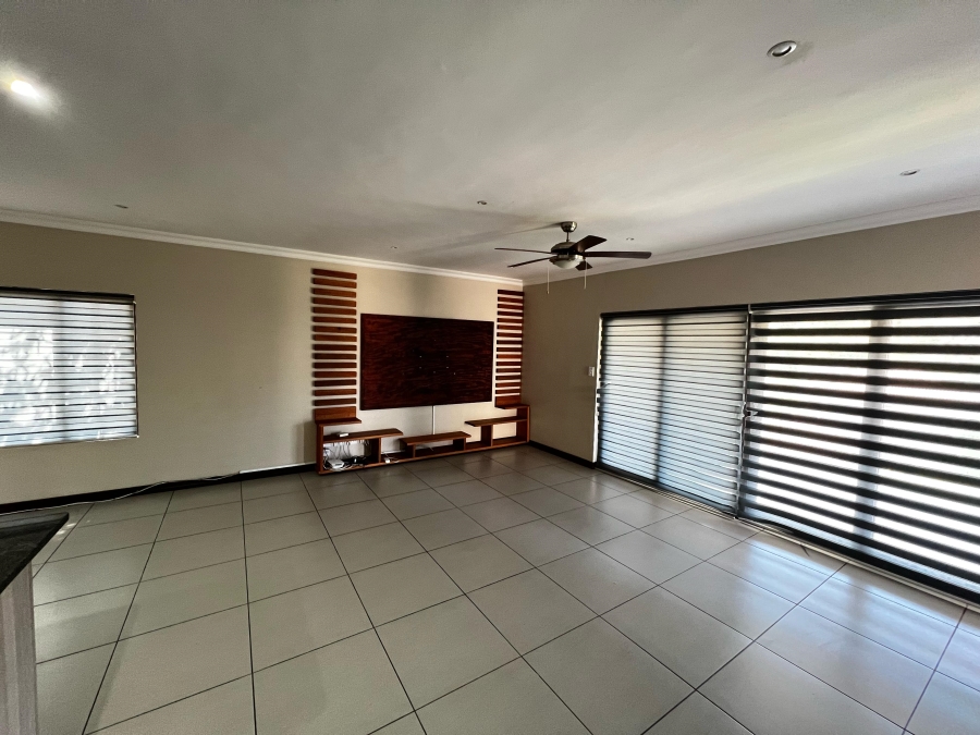 3 Bedroom Property for Sale in Sonheuwel Ext 1 Mpumalanga