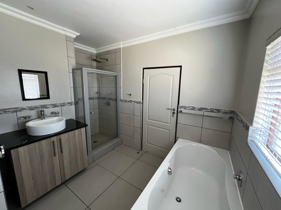 3 Bedroom Property for Sale in Sonheuwel Ext 1 Mpumalanga