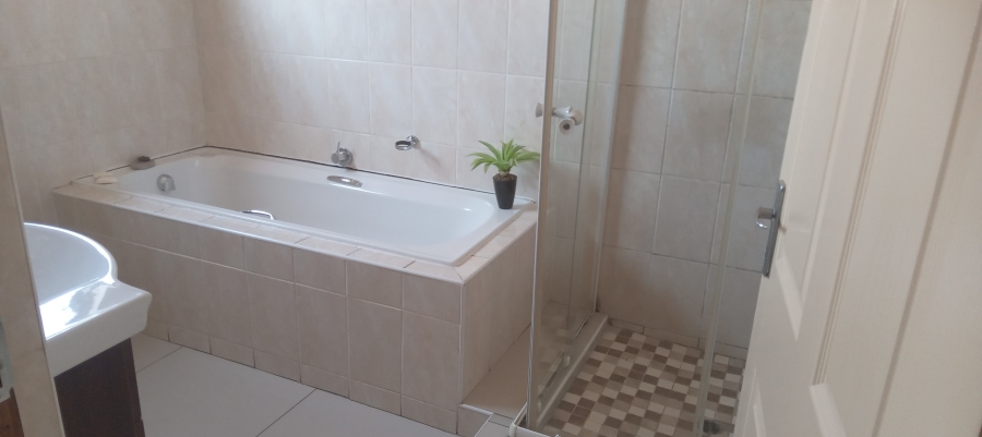 5 Bedroom Property for Sale in Reyno Ridge Mpumalanga