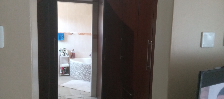 5 Bedroom Property for Sale in Reyno Ridge Mpumalanga