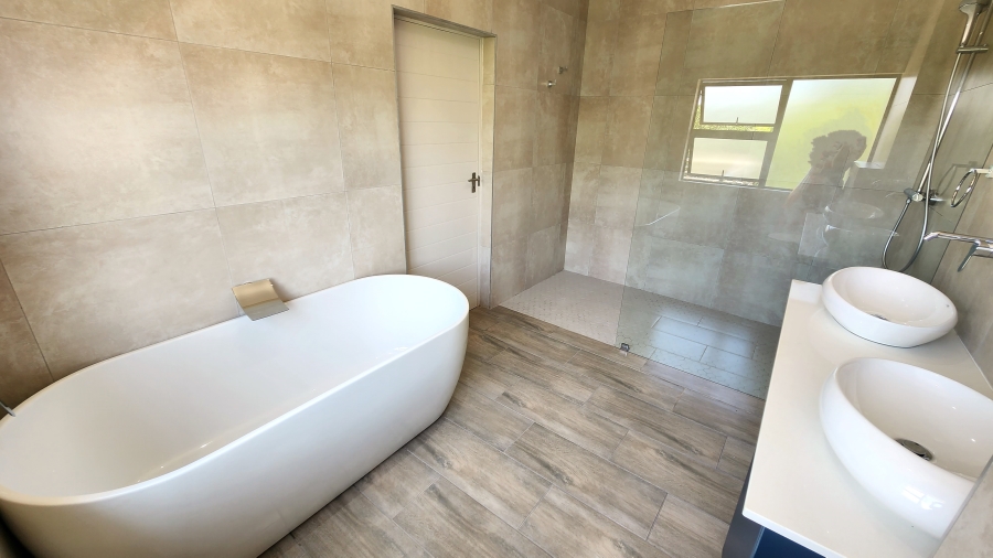 4 Bedroom Property for Sale in Elawini Lifestyle Estate Mpumalanga