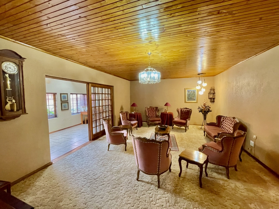 6 Bedroom Property for Sale in Trichardt Mpumalanga