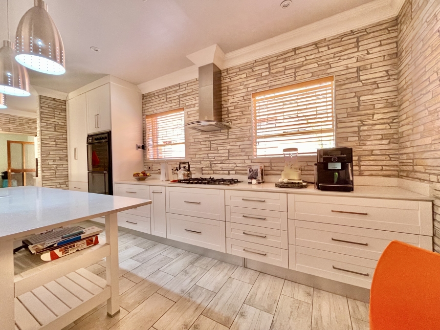 6 Bedroom Property for Sale in Trichardt Mpumalanga