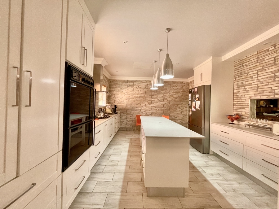 6 Bedroom Property for Sale in Trichardt Mpumalanga