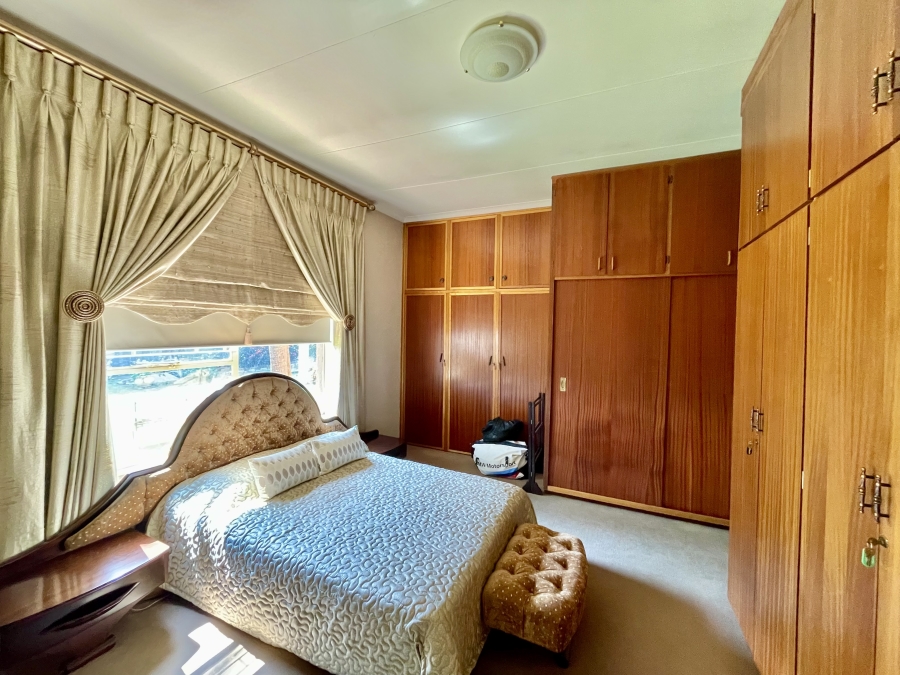 6 Bedroom Property for Sale in Trichardt Mpumalanga