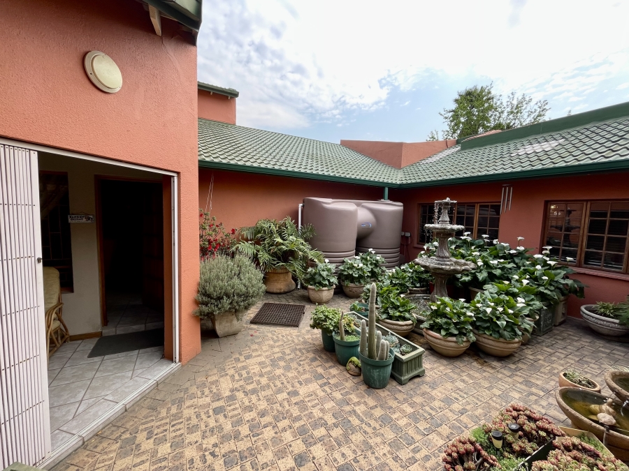 6 Bedroom Property for Sale in Trichardt Mpumalanga