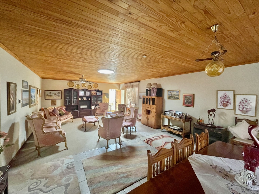 6 Bedroom Property for Sale in Trichardt Mpumalanga