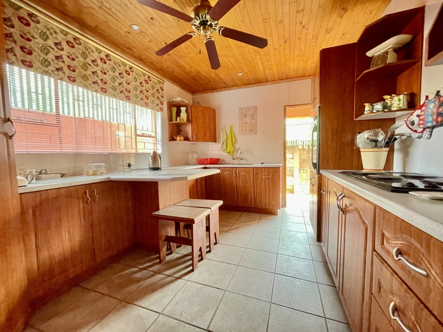 6 Bedroom Property for Sale in Trichardt Mpumalanga