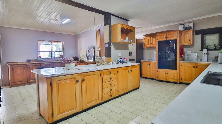 5 Bedroom Property for Sale in White River Mpumalanga
