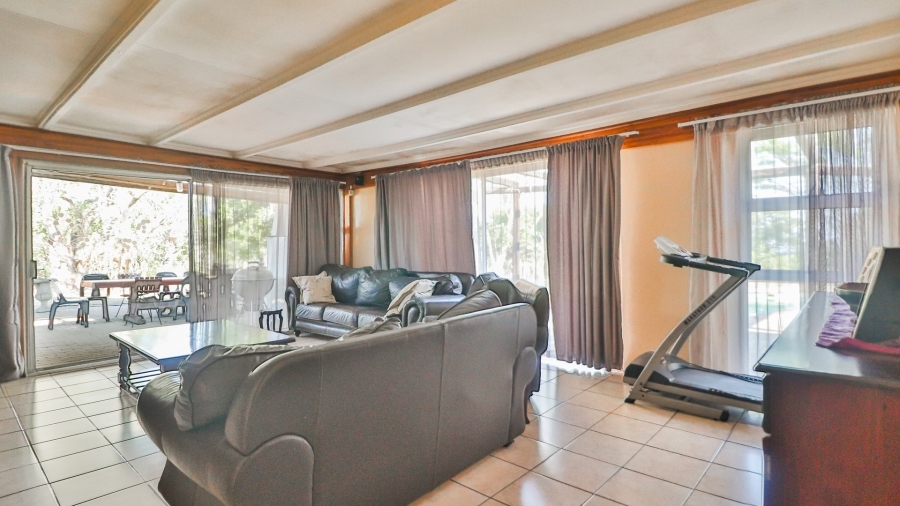 5 Bedroom Property for Sale in White River Mpumalanga
