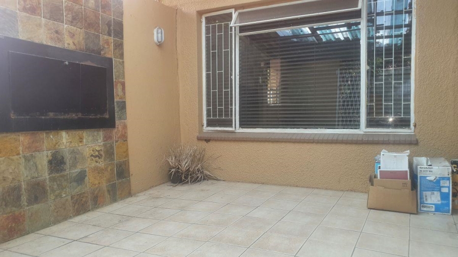 6 Bedroom Property for Sale in Kingsview Mpumalanga