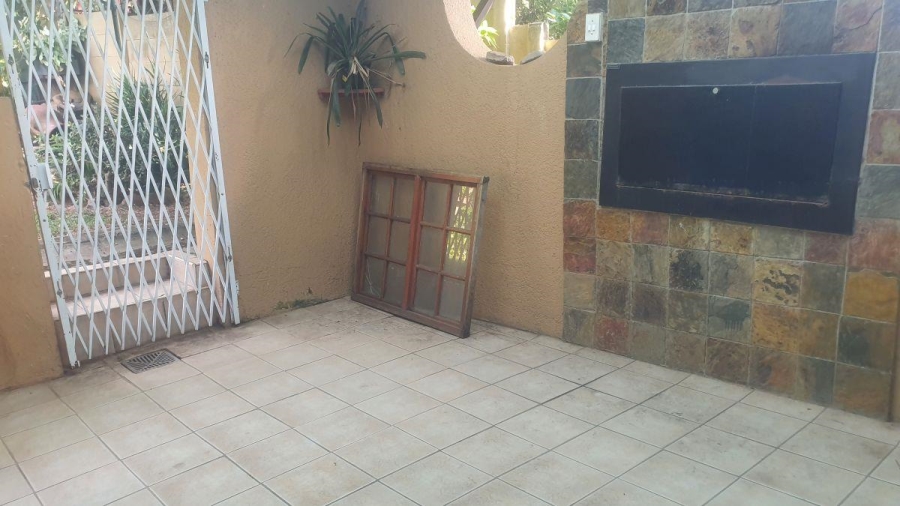 6 Bedroom Property for Sale in Kingsview Mpumalanga