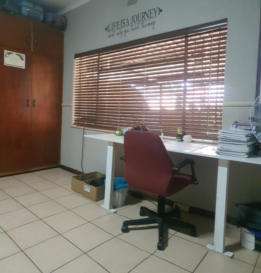 6 Bedroom Property for Sale in Kingsview Mpumalanga