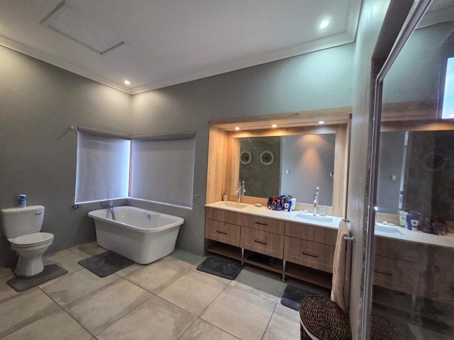 5 Bedroom Property for Sale in Noordsig Landgoed Estate Mpumalanga