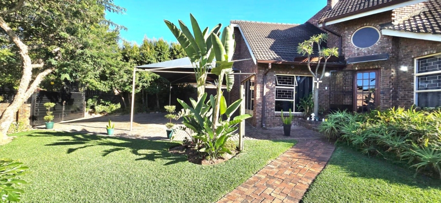 5 Bedroom Property for Sale in West Acres Mpumalanga