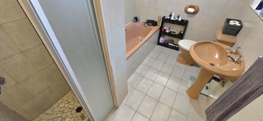5 Bedroom Property for Sale in West Acres Mpumalanga
