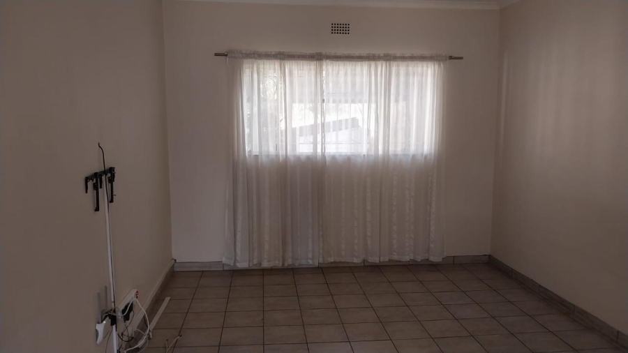 7 Bedroom Property for Sale in Eloff Mpumalanga