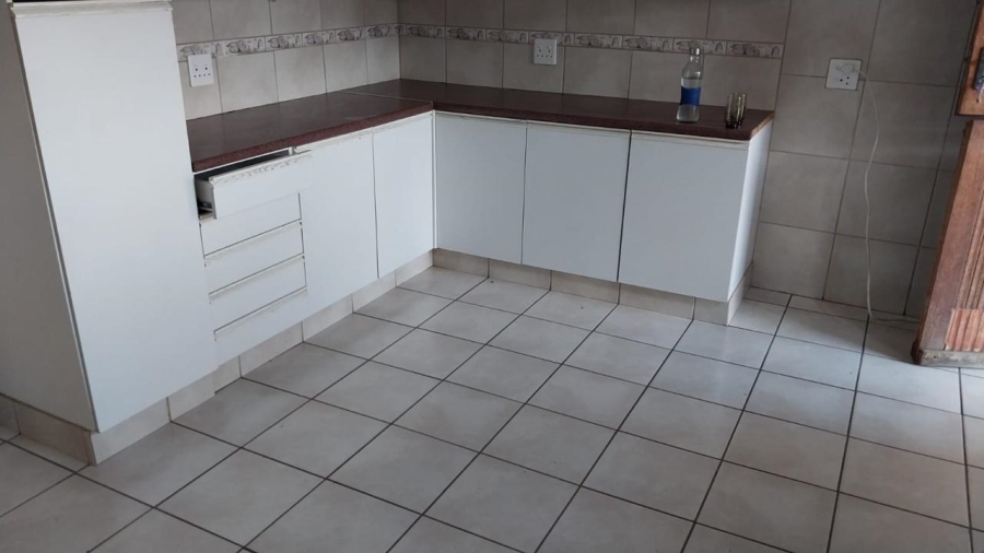 7 Bedroom Property for Sale in Eloff Mpumalanga
