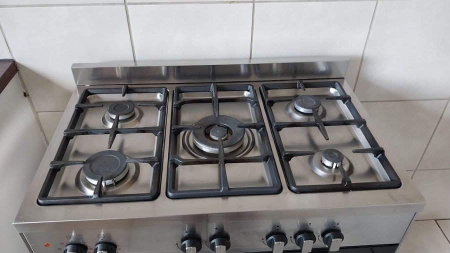 7 Bedroom Property for Sale in Eloff Mpumalanga