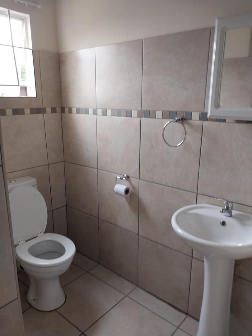 7 Bedroom Property for Sale in Eloff Mpumalanga