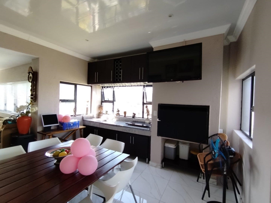 6 Bedroom Property for Sale in Elawini Lifestyle Estate Mpumalanga