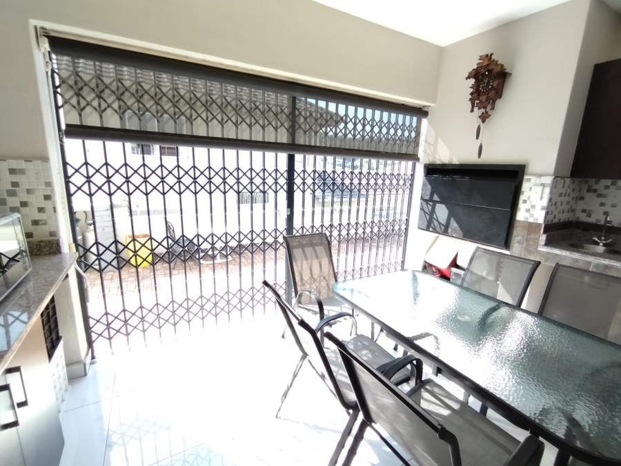 6 Bedroom Property for Sale in Elawini Lifestyle Estate Mpumalanga