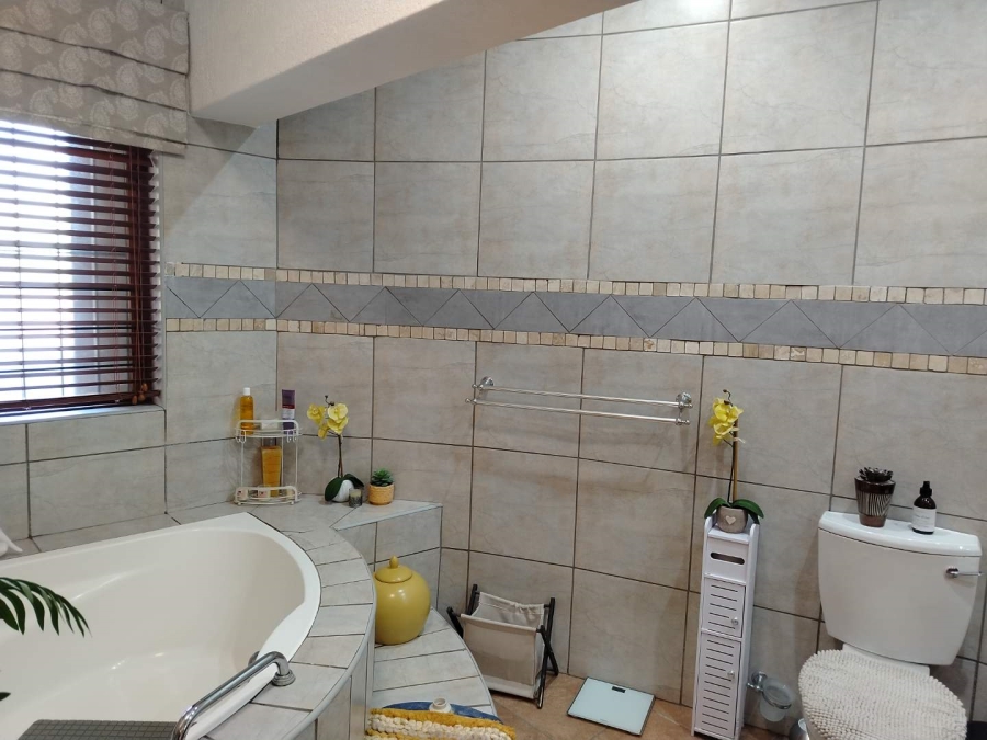 3 Bedroom Property for Sale in Stonehenge Mpumalanga