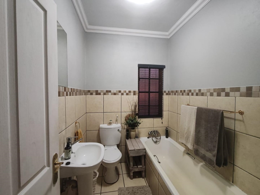 3 Bedroom Property for Sale in West Acres Mpumalanga