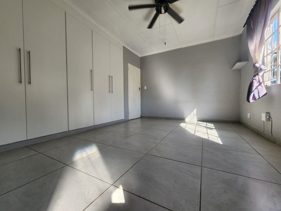 To Let 4 Bedroom Property for Rent in White River Mpumalanga