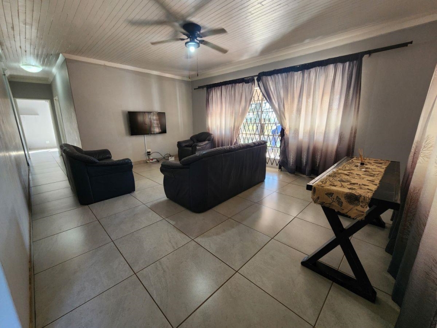 To Let 4 Bedroom Property for Rent in White River Mpumalanga