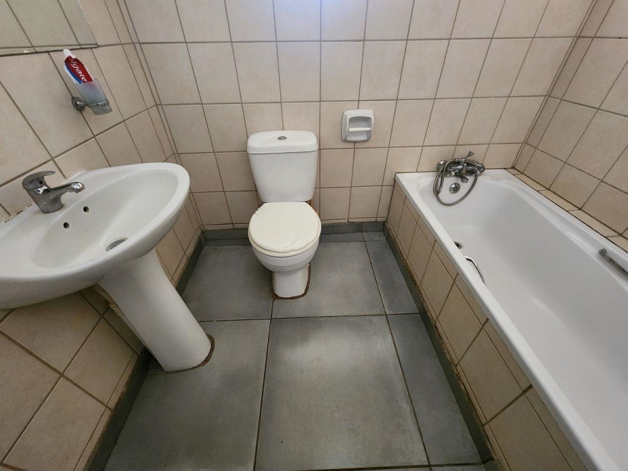 To Let 4 Bedroom Property for Rent in White River Mpumalanga