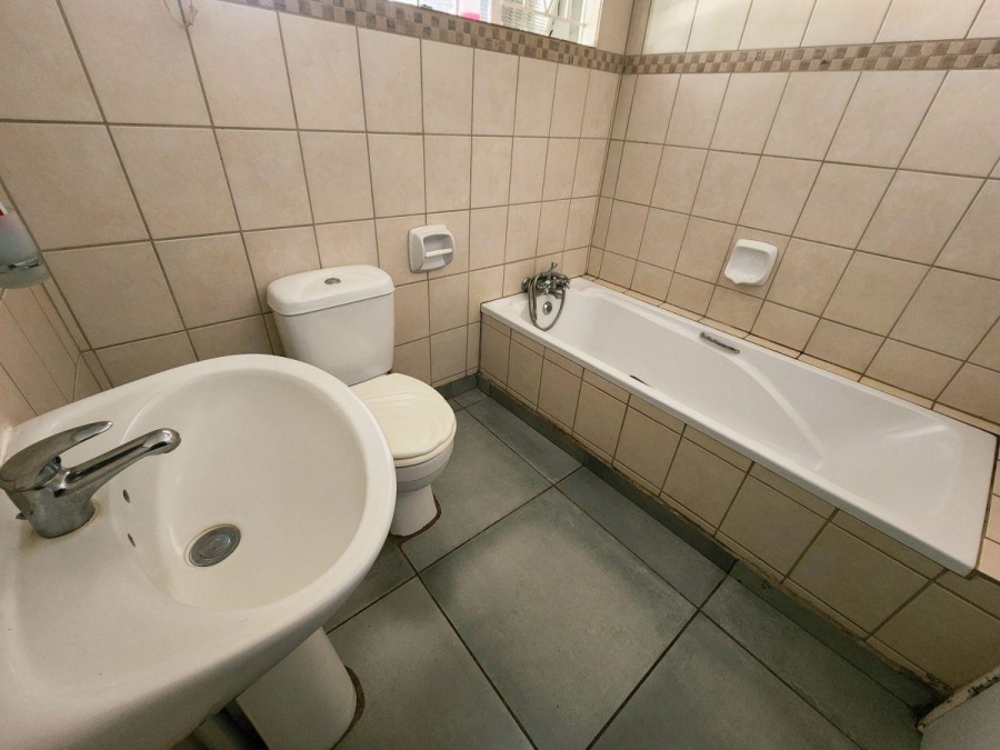 To Let 4 Bedroom Property for Rent in White River Mpumalanga