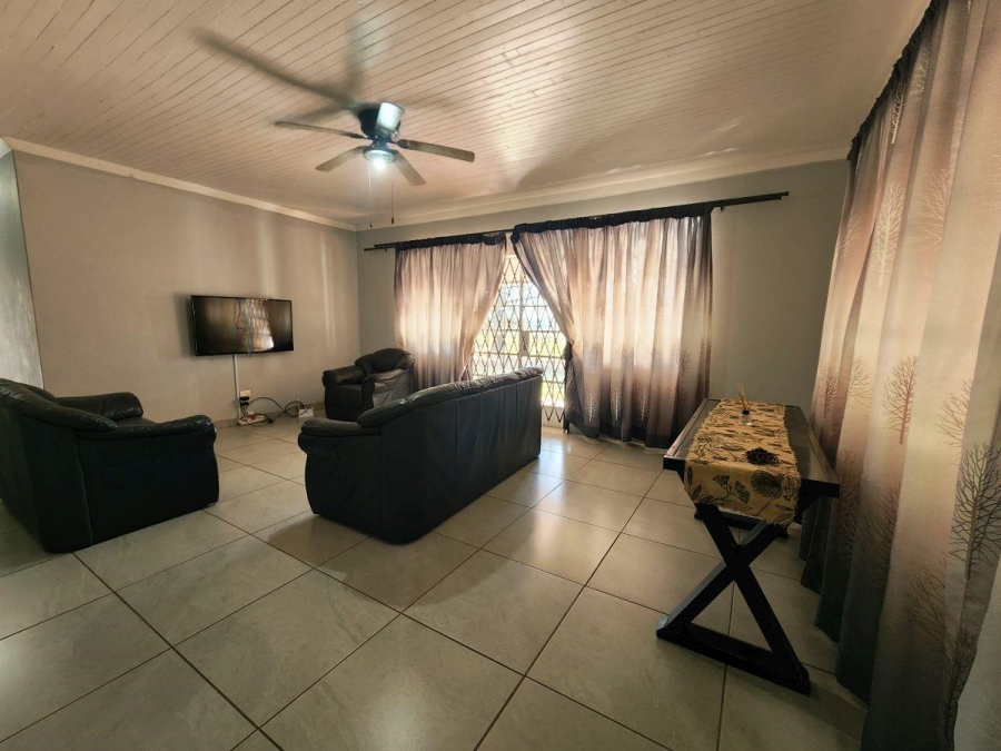 To Let 4 Bedroom Property for Rent in White River Mpumalanga