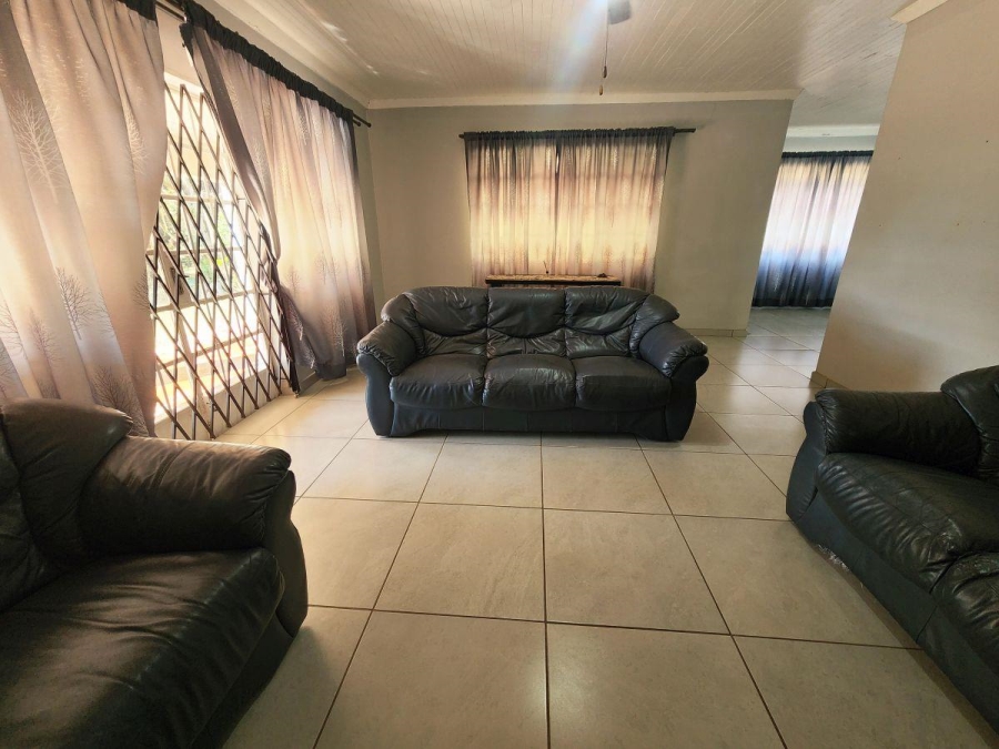 To Let 4 Bedroom Property for Rent in White River Mpumalanga