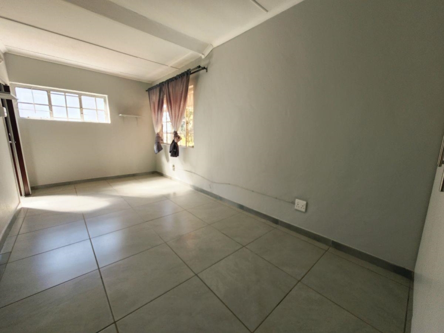 To Let 4 Bedroom Property for Rent in White River Mpumalanga