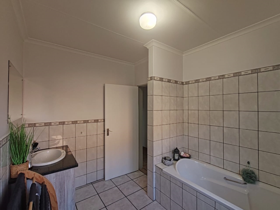 3 Bedroom Property for Sale in West Acres Mpumalanga