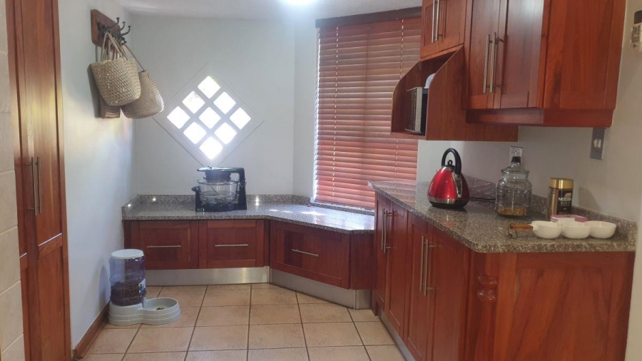 6 Bedroom Property for Sale in White River Mpumalanga