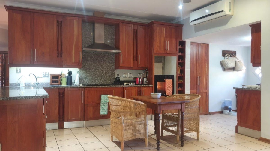 6 Bedroom Property for Sale in White River Mpumalanga