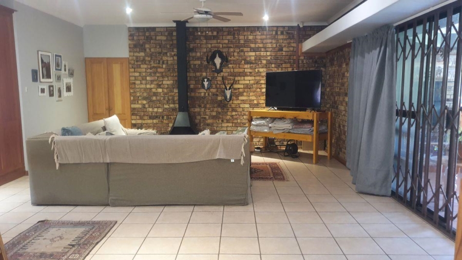 6 Bedroom Property for Sale in White River Mpumalanga