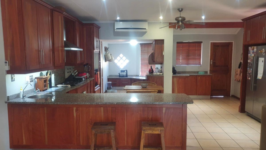 6 Bedroom Property for Sale in White River Mpumalanga