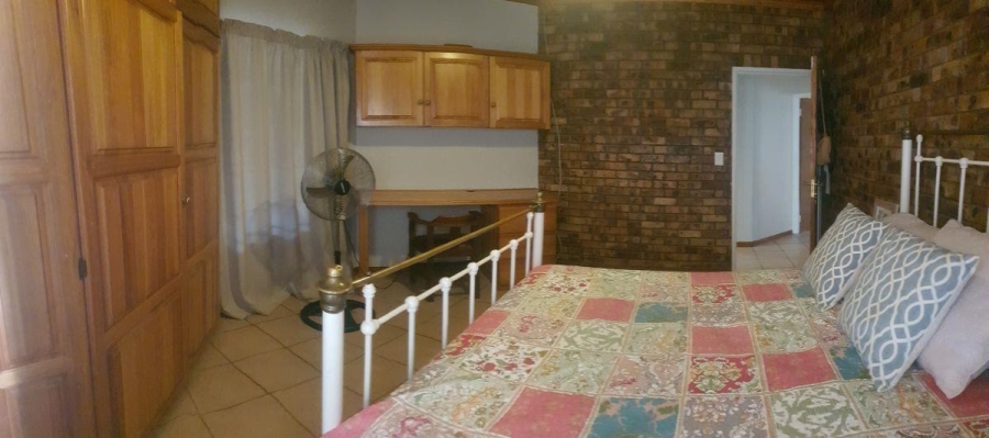 6 Bedroom Property for Sale in White River Mpumalanga