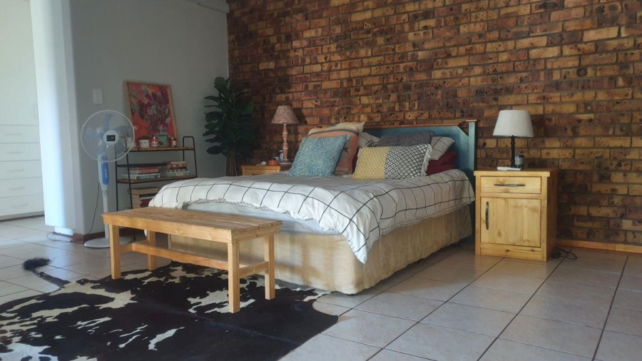 6 Bedroom Property for Sale in White River Mpumalanga