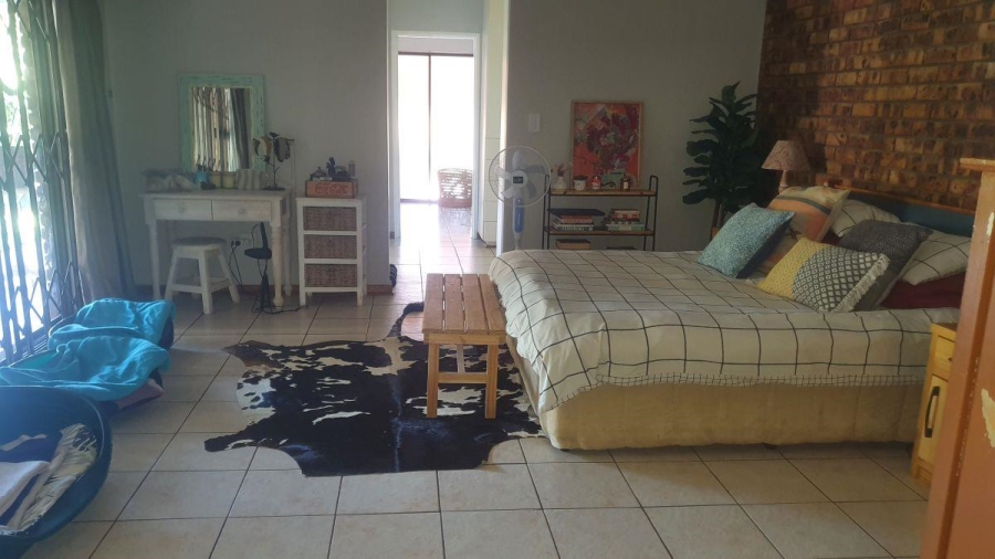 6 Bedroom Property for Sale in White River Mpumalanga